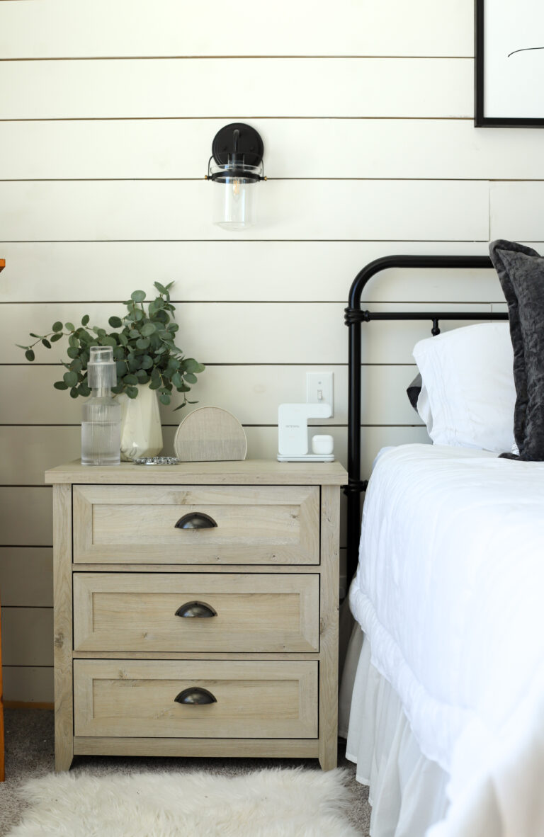 The Ultimate Guide to Nightstand Organization in Your Bedroom